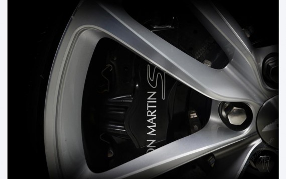 Aston Martin DB11 photo I